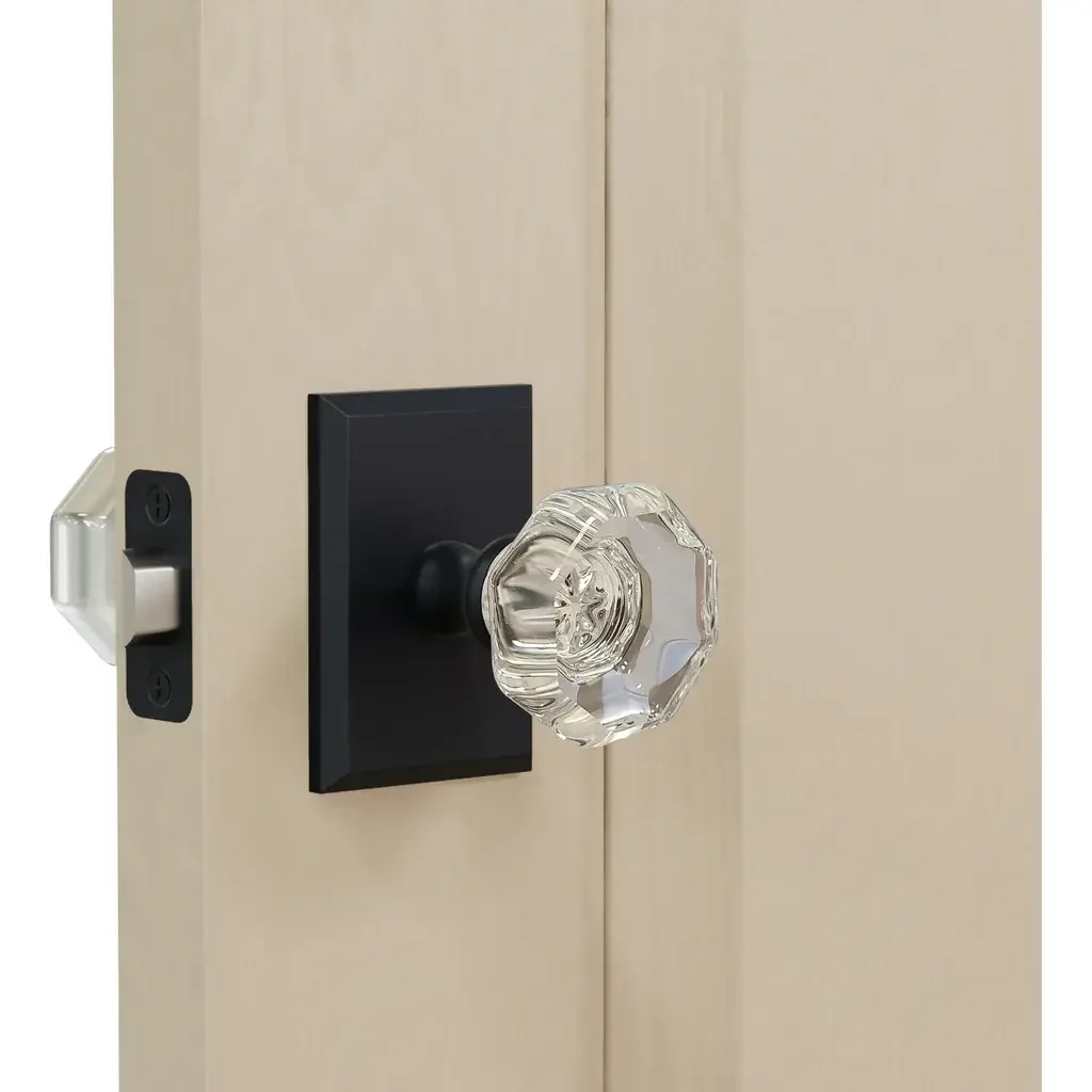 K4R2 (K4 Crystal Knob with Rectangle R2 Rosette) - Door Attached - Black