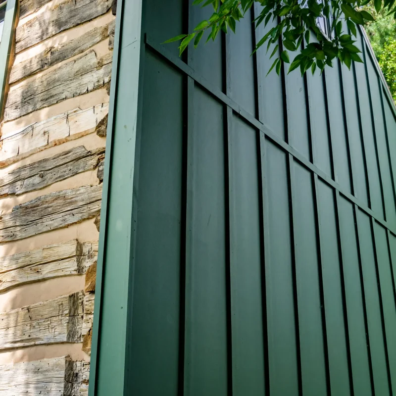RS24621_204 Battletown Dr_20220722_detail siding - 007